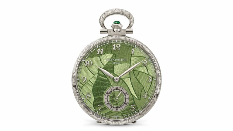 Reloj de bolsillo 992/162G-001 en esmalte cloisonné con fondo, bisel y argolla grabados a mano.