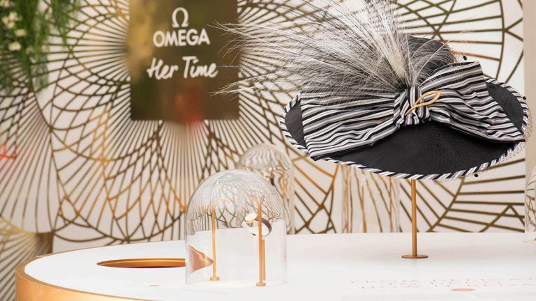 Omega, femenino singular