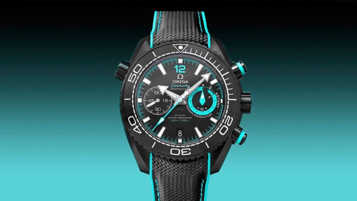 La Edición Seamaster Planet Ocean Deep Black ETNZ rinde homenaje a la inminente celebración de la Copa América en Barcelona en 2024 inspirándose en el logotipo del vigente campeón, el Emirates Team New Zealand. La Edición Seamaster Planet Ocean Deep Black ETNZ rinde homenaje a la inminente celebración de la Copa América en Barcelona en 2024 inspirándose en el logotipo del vigente campeón, el Emirates Team New Zealand.