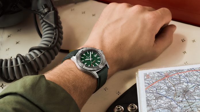 La nueva gama se presenta en tres formatos: un cronógrafo de 44 mm, un GMT automático de 44 mm y un automático de 42 mm La nueva gama se presenta en tres formatos: un cronógrafo de 44 mm, un GMT automático de 44 mm y un automático de 42 mm