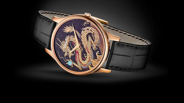 L.U.C XP Urushi Year of the Dragon, una edición limitada de 88 piezas en oro ético que evoca el arte tradicional de la laca Urushi para dar vida a un dragón mítico en honor del año nuevo chino.