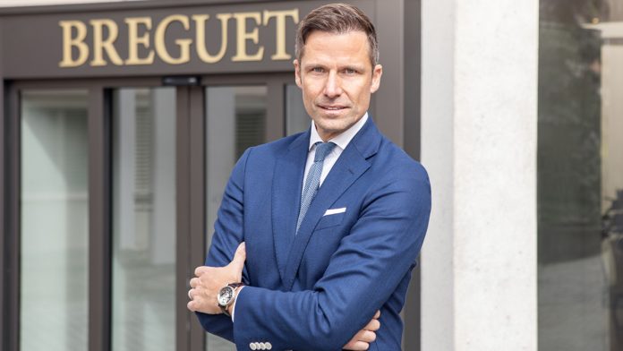 Breguet y su presidente Marc Hayek se complacen en anunciar el nombramiento de Gregory Kissling como CEO Breguet y su presidente Marc Hayek se complacen en anunciar el nombramiento de Gregory Kissling como CEO.