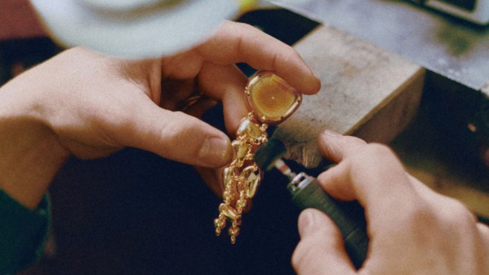 audemars Audemars Piguet presenta Atelier des Établisseurs: relojes de Alta Relojería en edición limitada que fusionan savoir-faire, artesanía y diseño contemporáneo.